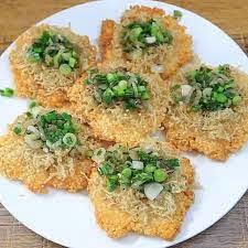 Snack cơm nguội chiên giòn